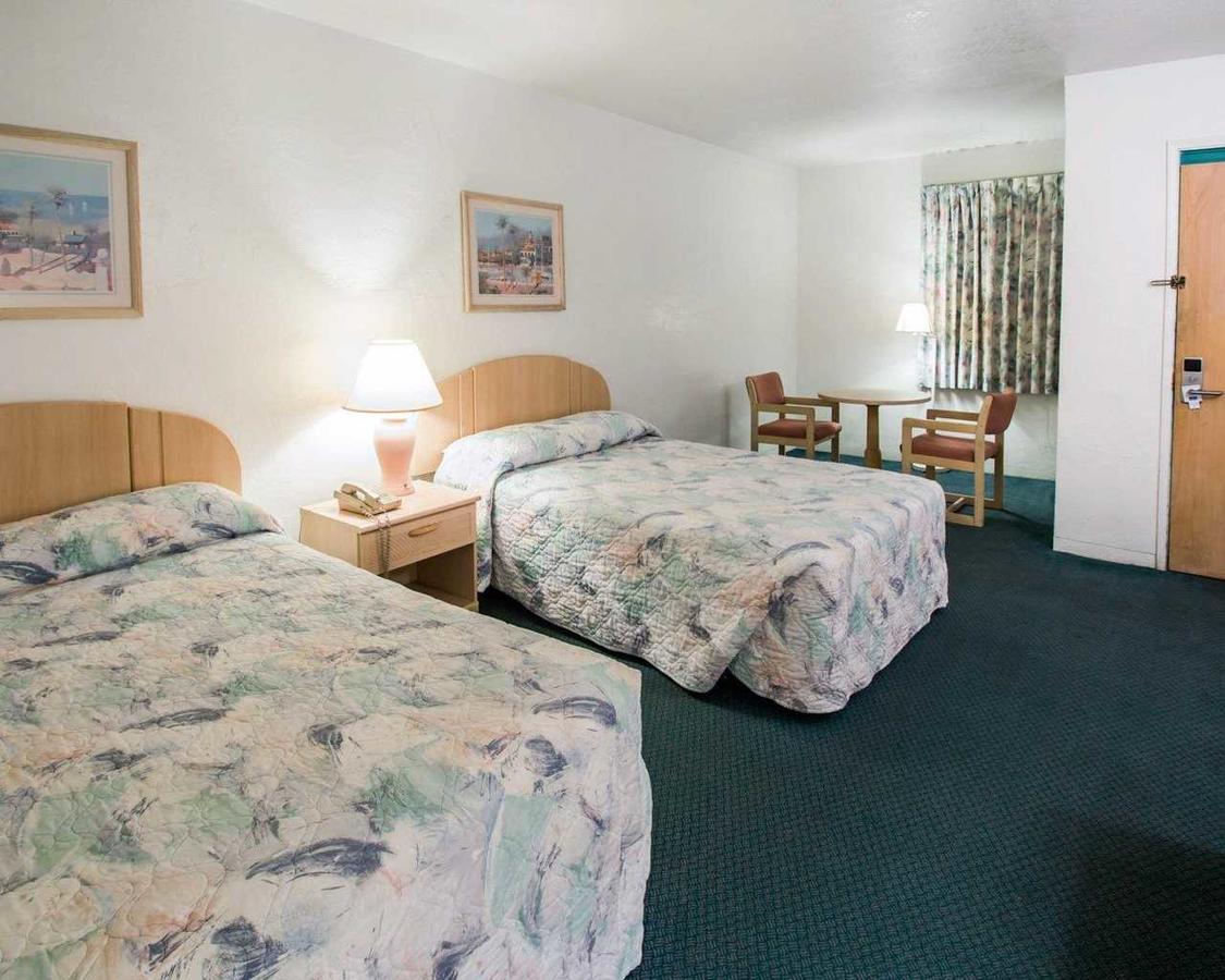 Key Largo Inn Екстер'єр фото